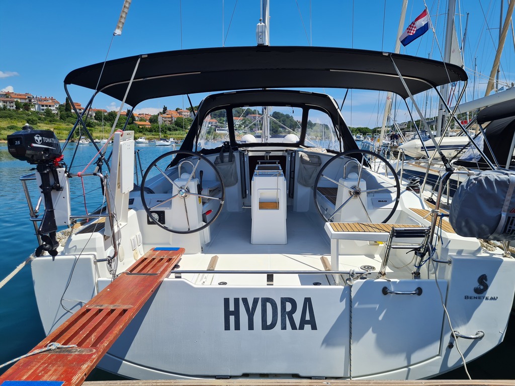 sailing yacht charter hydra